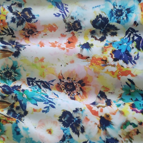 June and Hudson Wrap Dress - Picture 4 of 7